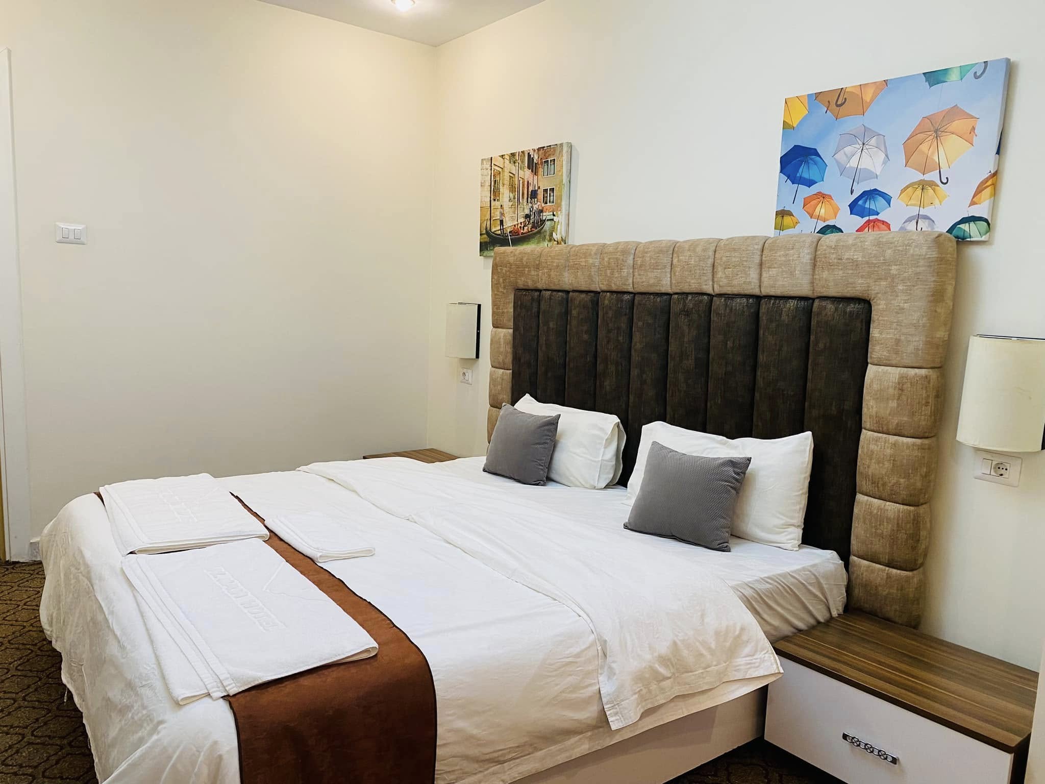 Premium Room